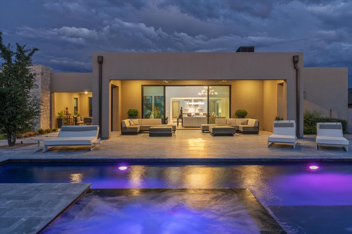 Luxury home at dusk in the White Horse community, North Scottsdale